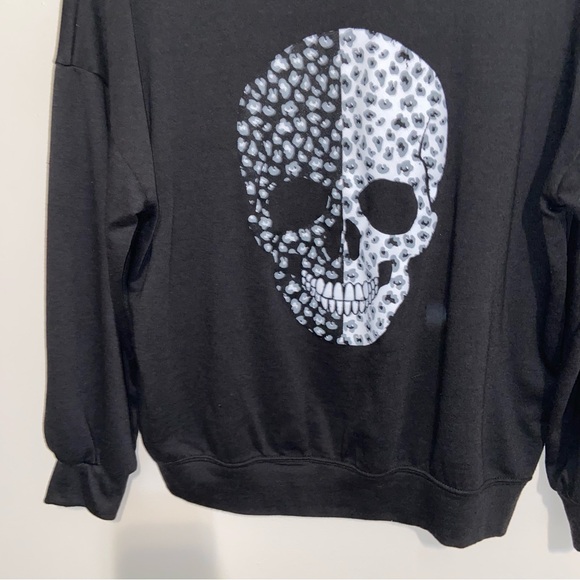 Blue Buttercup Sweatshirt Womens Small Black Skull Graphic Print Goth Oversized - Picture 4 of 7